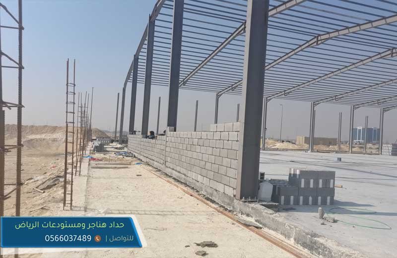 محل حدادة يمتلك كافة المعدات المطلوبة ونمتلك كافة المقومات الأساسية لتنفيذ وتلبية كافة الطلبات حيث نمتلك متنقلة في كافة انحاء الرياض تقوم بتنفيذ كافة اعمال الحدادة وعلى مدار 24 ساعة..